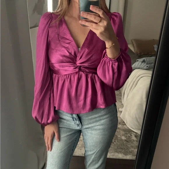 Elegant Magenta Pink Women's Top - Picture 3 of 12